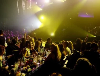 «Λουκέτο» στο μαγαζί που τραγουδούν Άντζελα Δημητρίου και Μαζωνάκης - Σαρωτικοί έλεγχοι της Οικονομικής Αστυνομίας